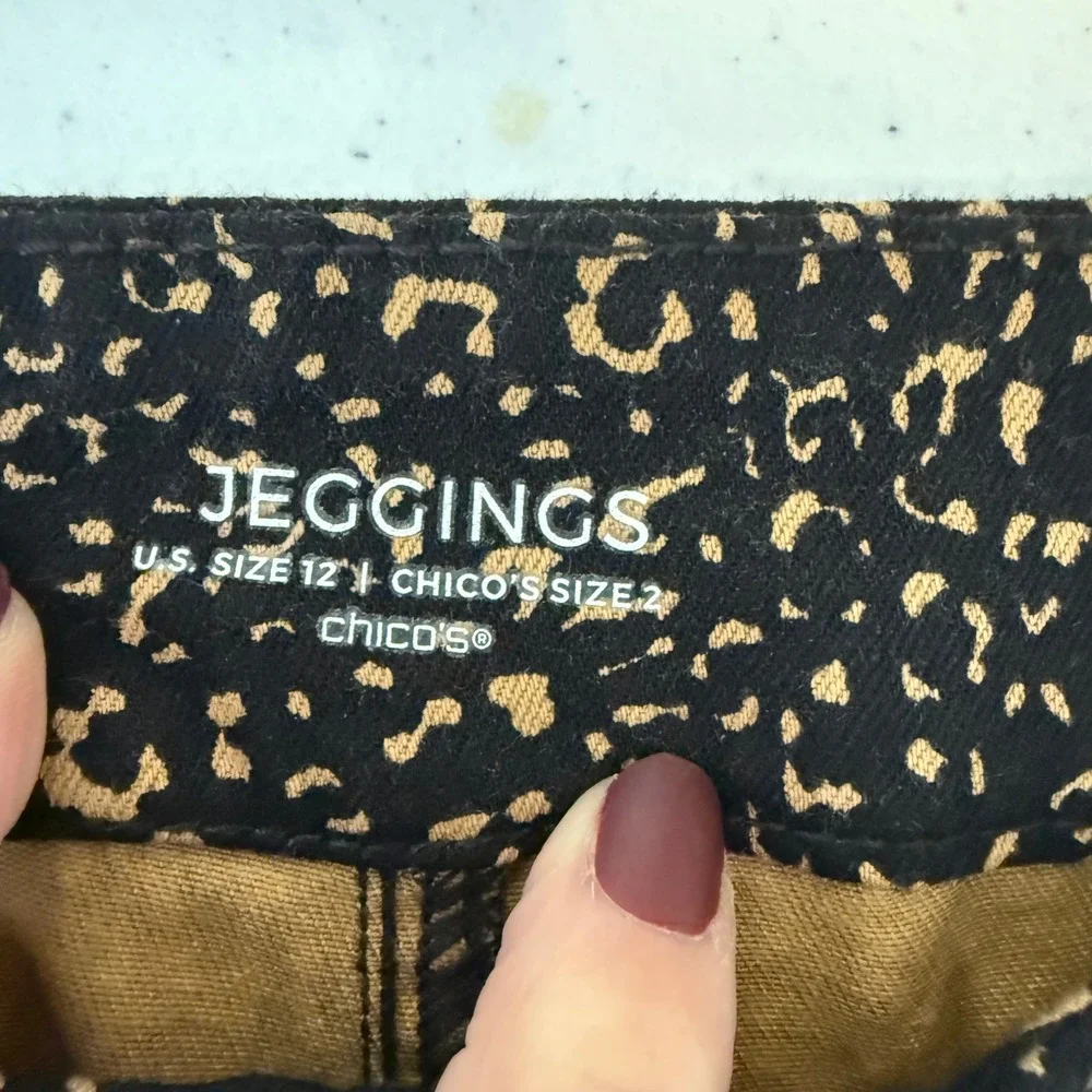 Chicos Jeggings Leopard Print Black Tan Stretch Pants Womens Size 2 US 12 Hoiday